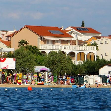 Beach Apartments Roza - The Garden Apartment Biograd Na Moru Exterior foto